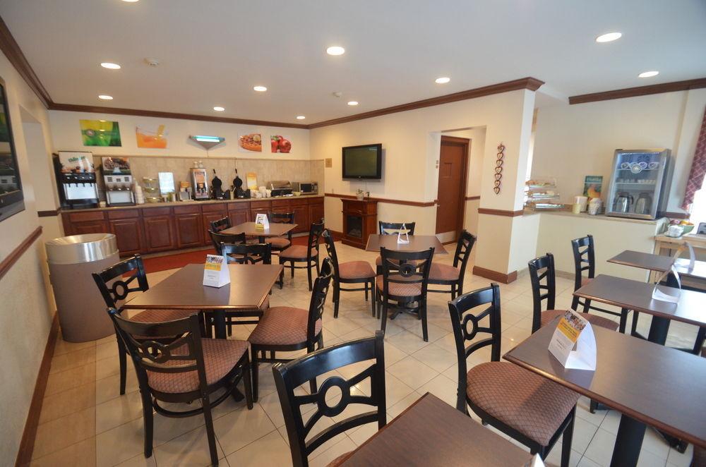 Comfort Inn & Suites Quakertown Exterior photo