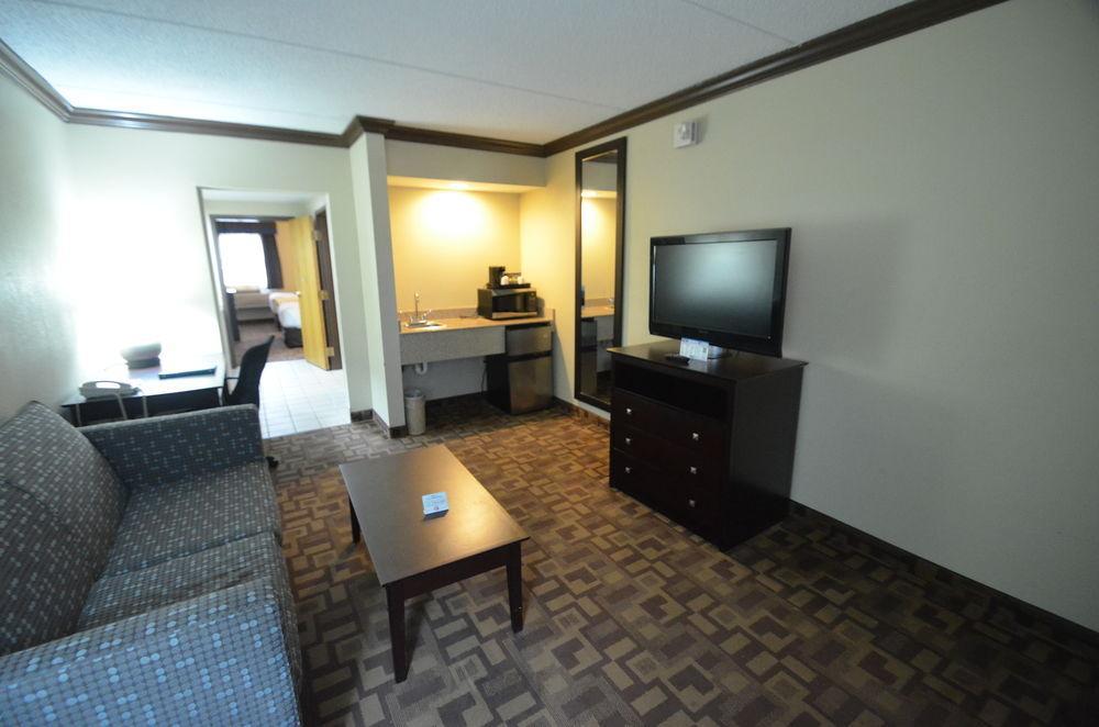 Comfort Inn & Suites Quakertown Exterior photo