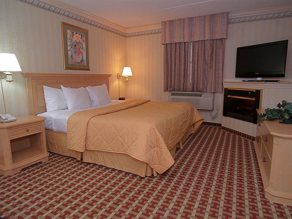 Comfort Inn & Suites Quakertown Exterior photo